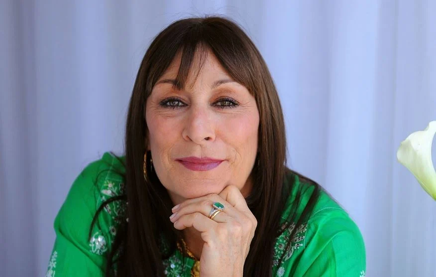 anjelica huston net worth